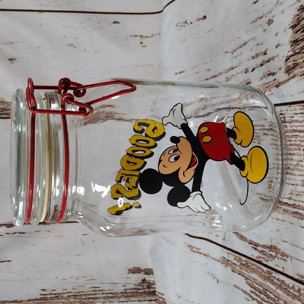 Vintage‎ Anchor Hocking Disney Mickey Mouse Locking Canister